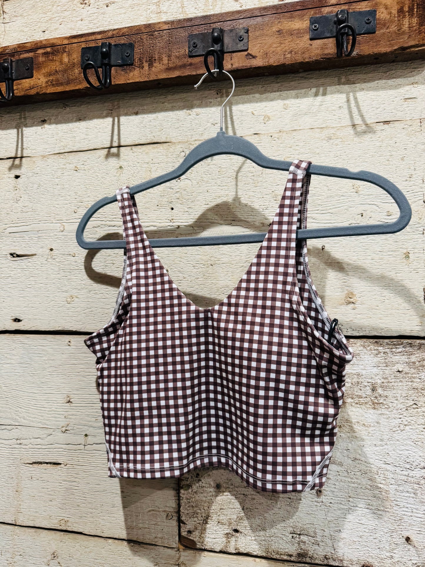 Aligned Brown Checkered Tank
