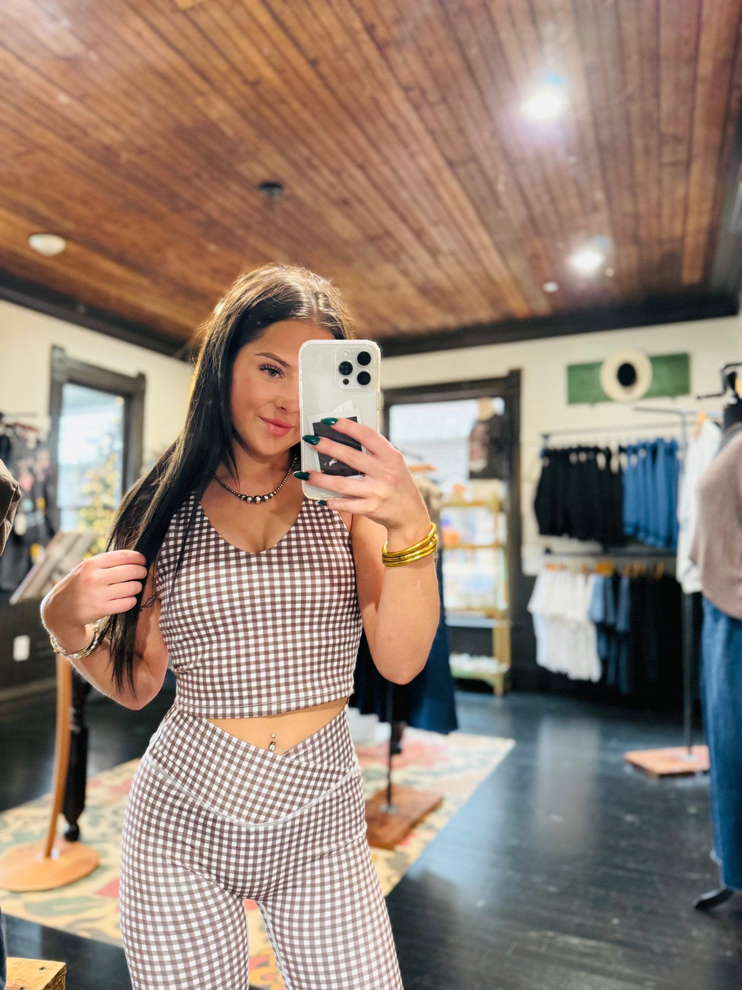 Aligned Brown Checkered Tank