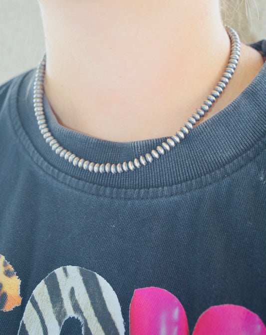 Saucer Pearl Choker Necklace ￼