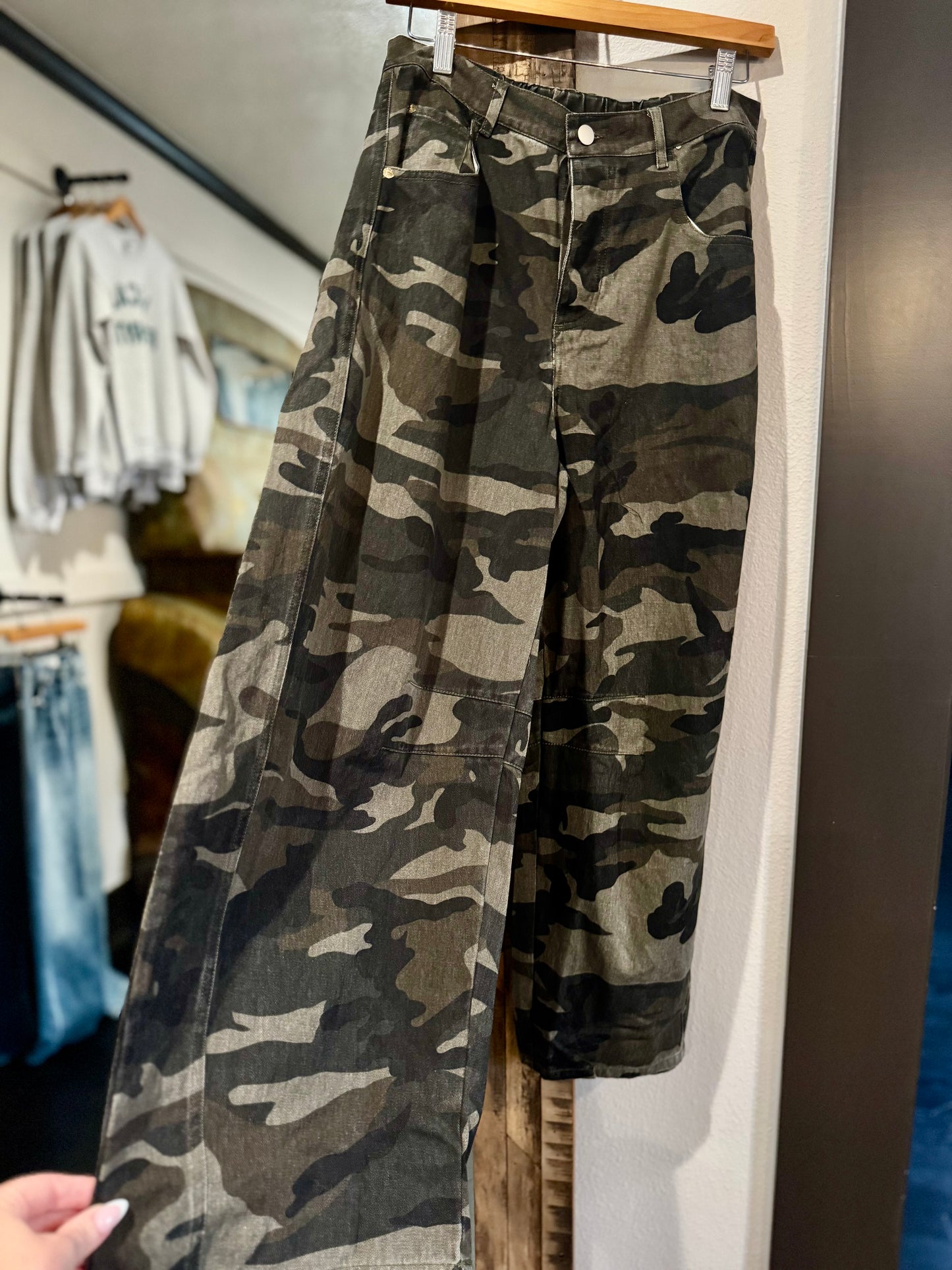 Camo Barrel Jeans